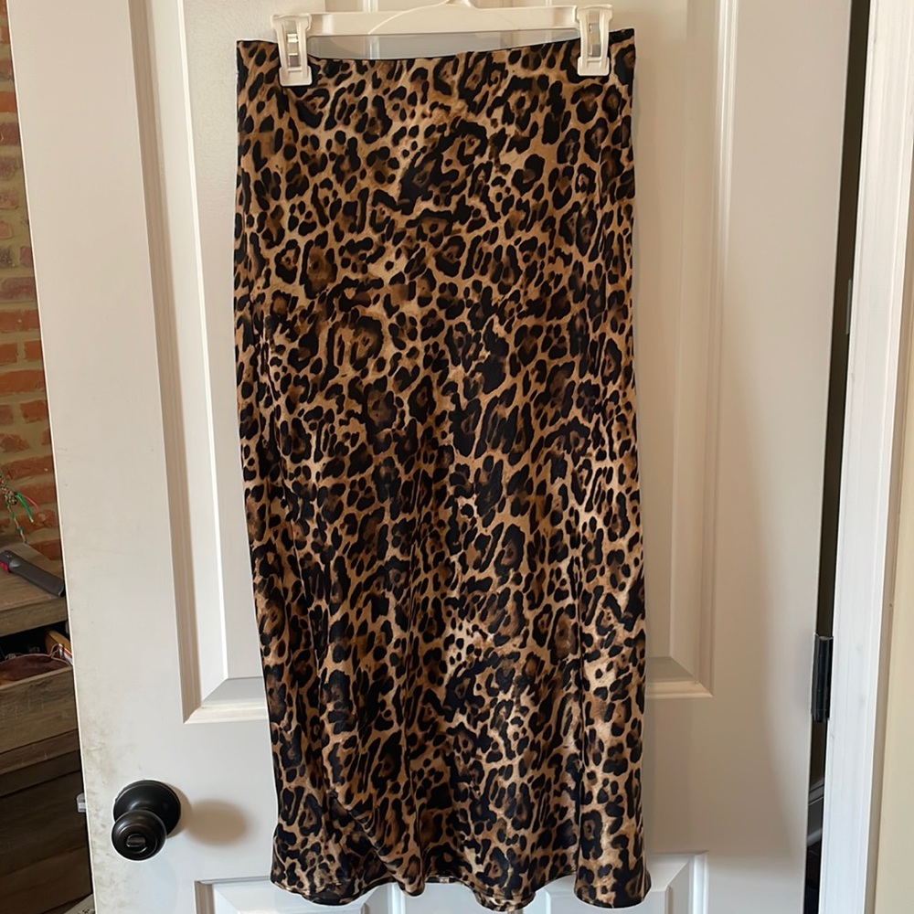 Leopard midi skirt